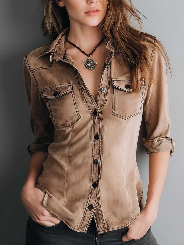 Nuria · Blusa retro con costuras en contraste