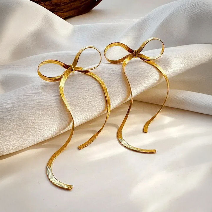 Sarella | Pendientes con Nudo y Cadena de Serpiente Dorada