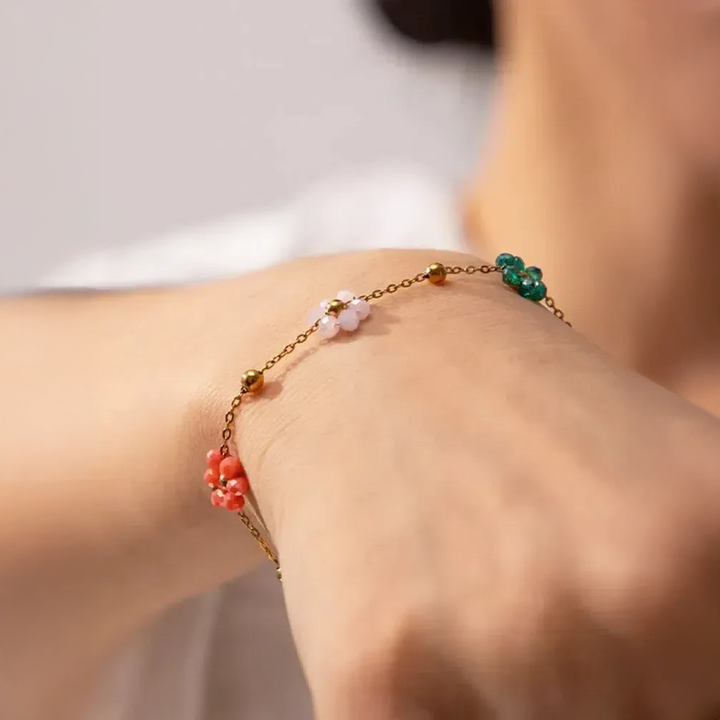 Floréna | Pulsera con Charms de Flores Hechos a Mano