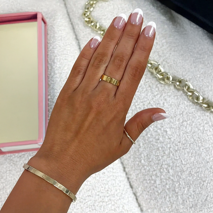 Clarette | Diseño audaz en oro