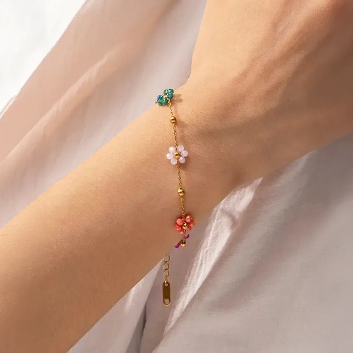 Floréna | Pulsera con Charms de Flores Hechos a Mano