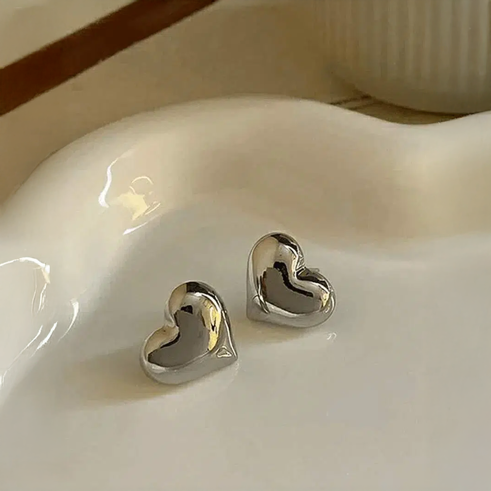 Coréna | Pendientes de Corazón Gruesos y Femeninos