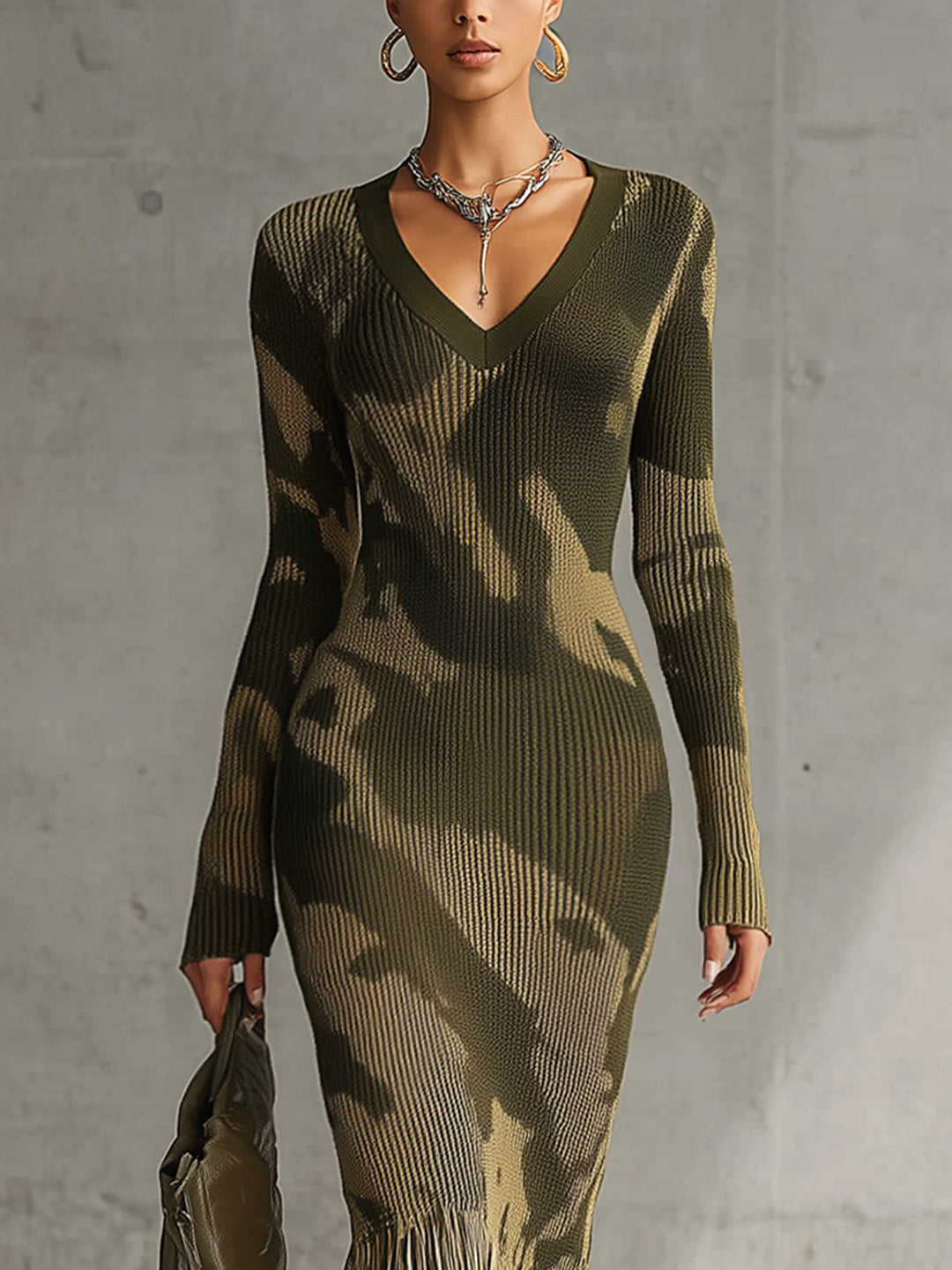 Olivia · Vestido ajustado con flecos