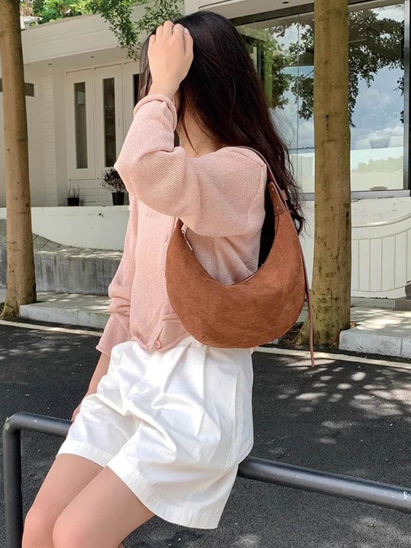 Coralie | Bolso de Ante Sintético en Forma de Media Luna