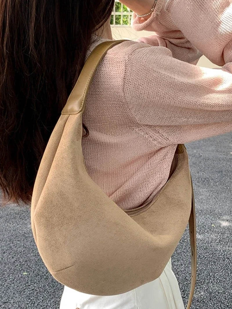 Coralie | Bolso de Ante Sintético en Forma de Media Luna