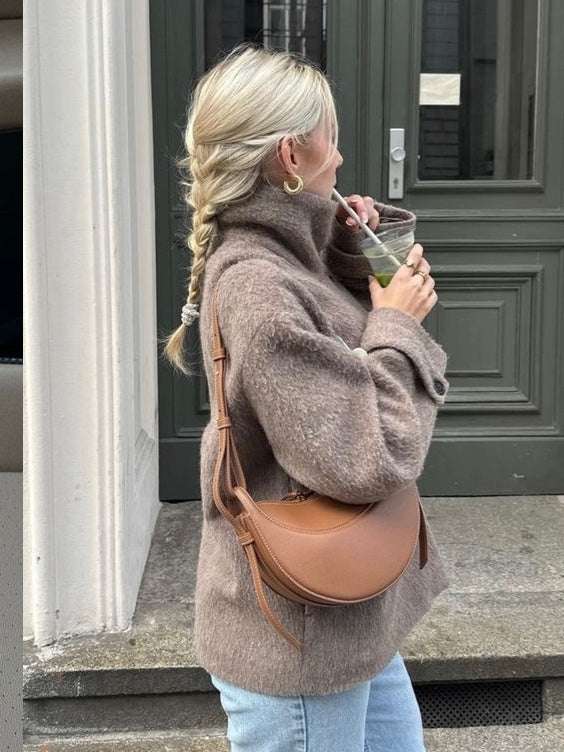 Edmée | Elegante Bolsa de Silla Color Tan